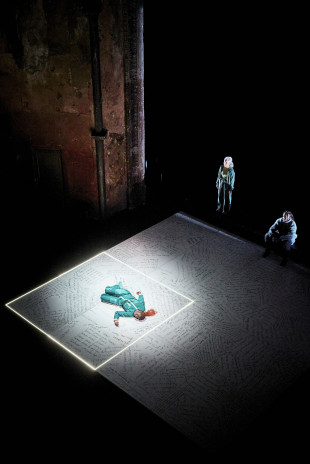 LES INCONDITIONNELLES scénographie Camille Duchemin - mise en scène Dorothée Munyaneza